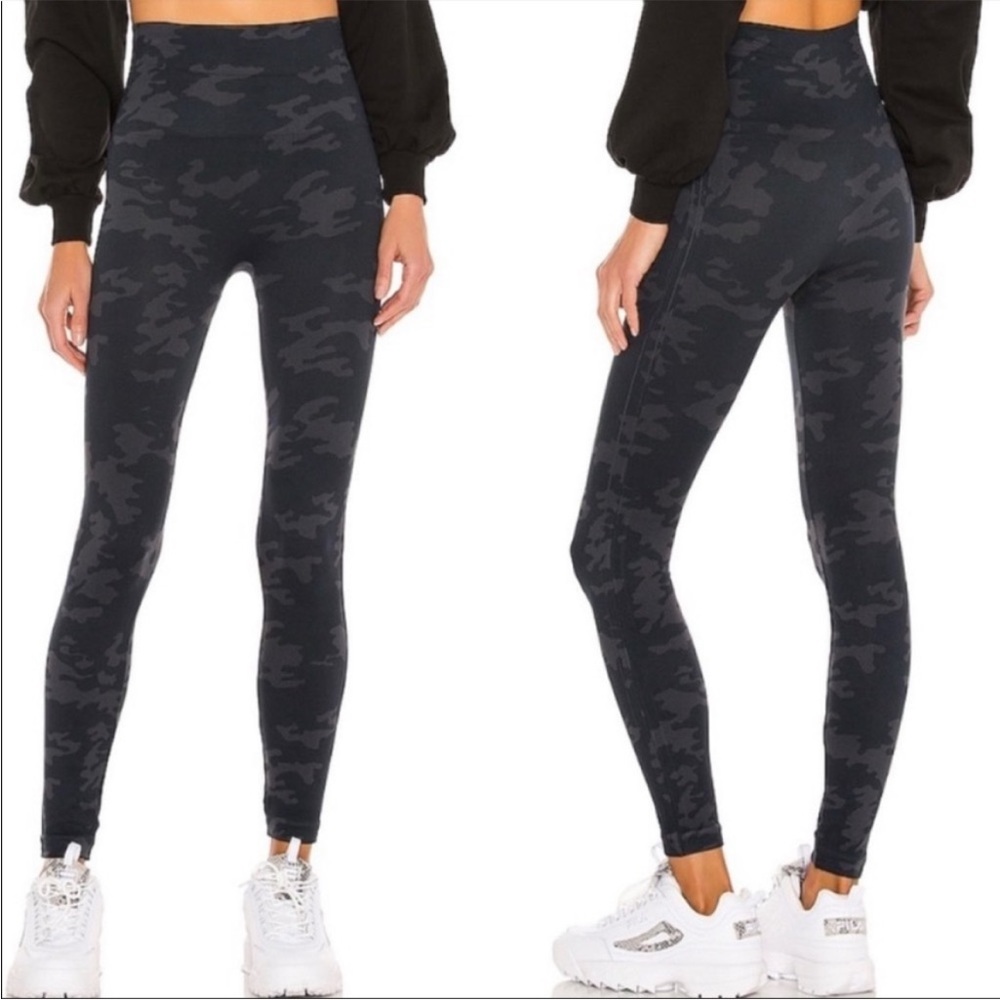 SPANX - Camouflage Leggings Sz Large